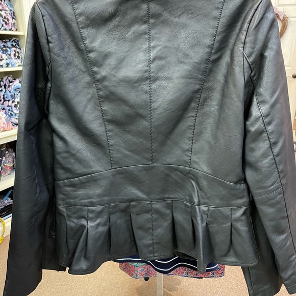 NWT Baccini Faux Leather jacket. Black in color - Picture 5 of 5